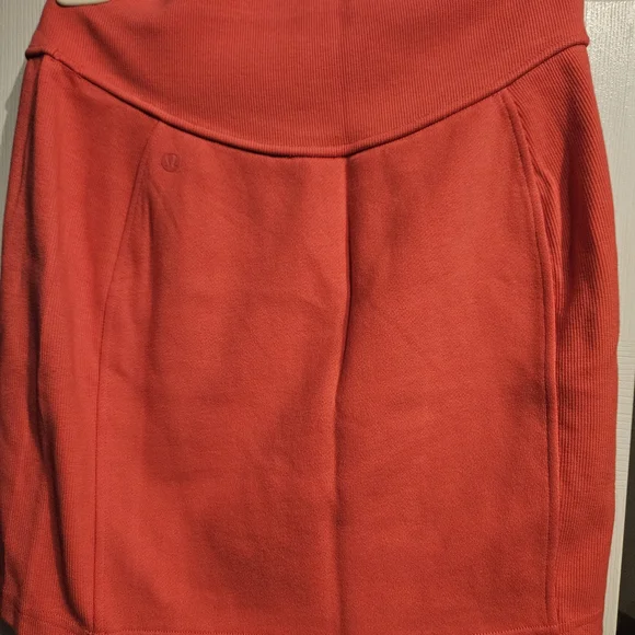 Lululemon Athletica Vibrant Coral Mini Skirt - Picture 4 of 6